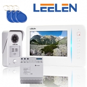 wideodomofon z białym monitorem